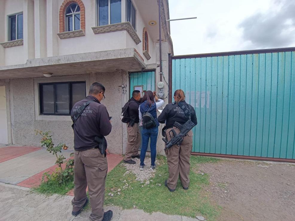 En cateo en Tlaxco, FGR asegura un inmueble, autotransporte y mercancía robada